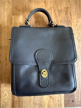 Vintage Coach court crossbody bag